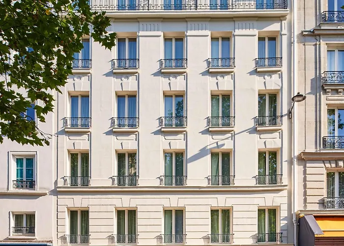 Mercure Paris Butte Montmartre Basilique