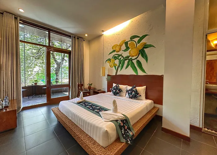 Monsoon Riverside Hotel Phnom Penh