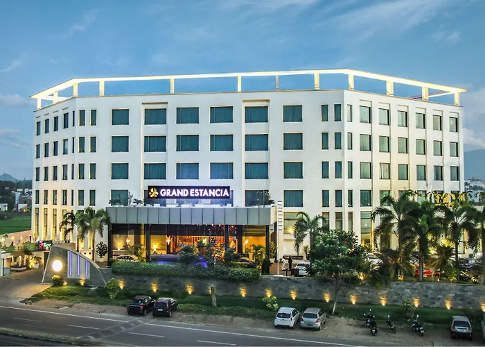 Grand Estancia Salem