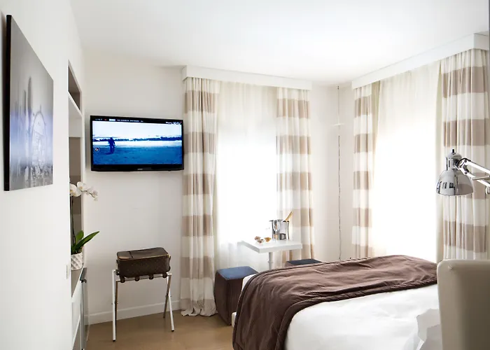 Via Del Corso Home Roma