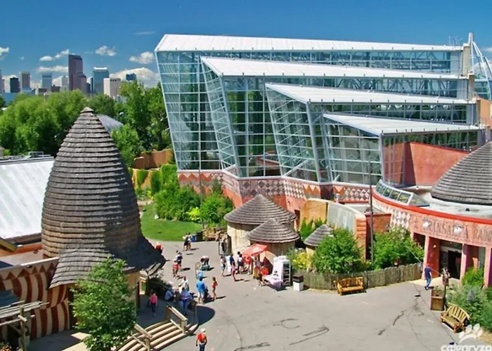 Applause Hotel Calgary Airport By Clique