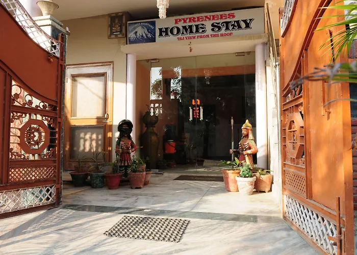Pyrenees Homestay Agra 
