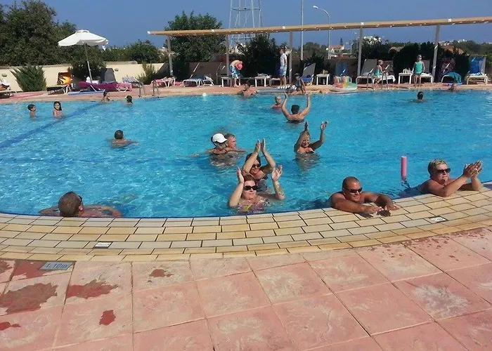 Kama Lifestyle Apartments Pernera