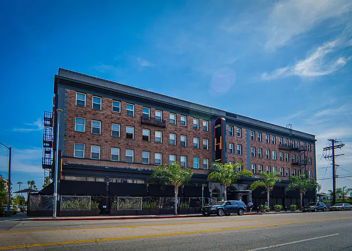 H By H Hospitality Hotel Los Angeles