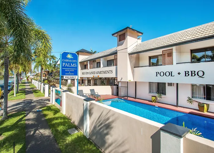 Cairns City Palms