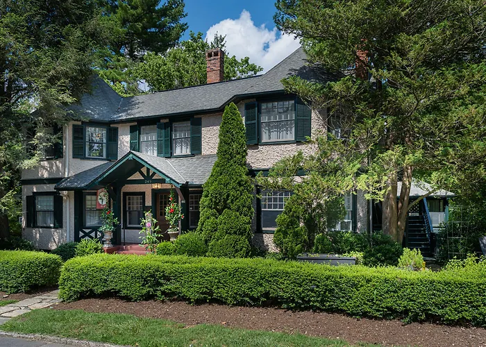 Pinecrest Bed & Breakfast Asheville