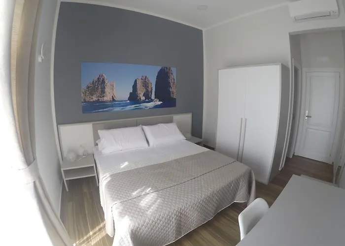 Rooms Stazione Centrale Naples