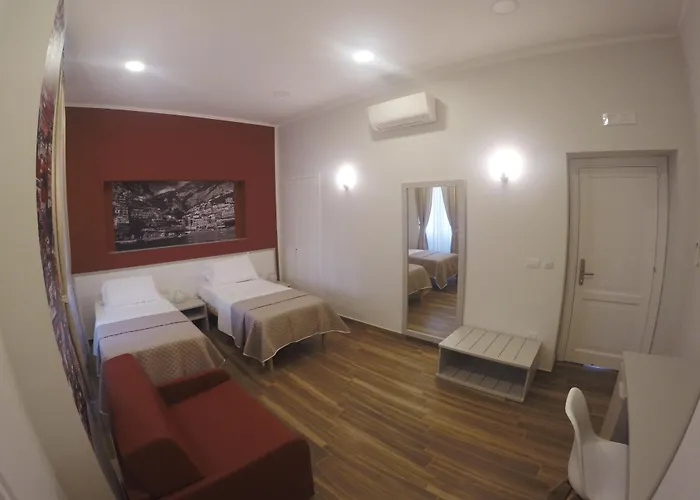 Rooms Stazione Centrale Naples