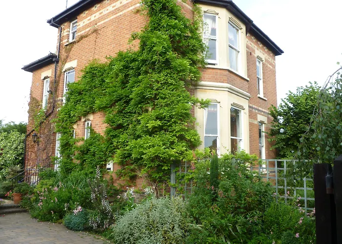 Laurel House Bed & Breakfast Cheltenham