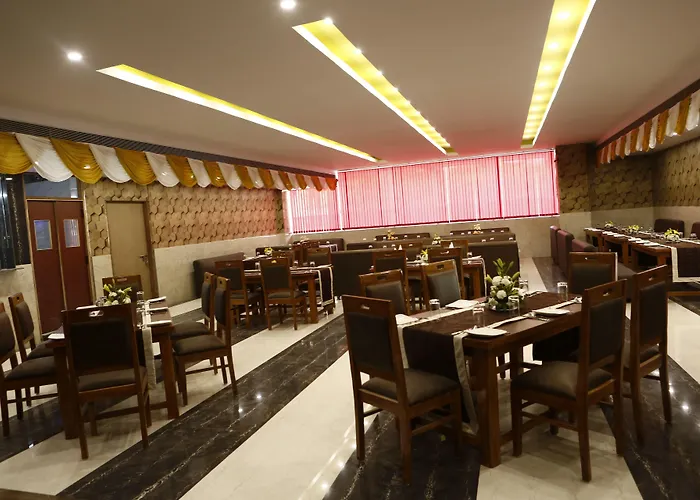 Cygnett Park Di-Arch Hotel Lucknow