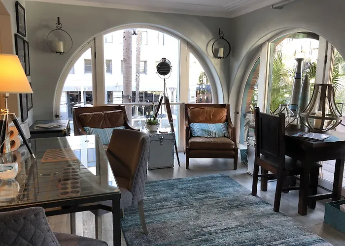 Broadlind Hotel Long Beach