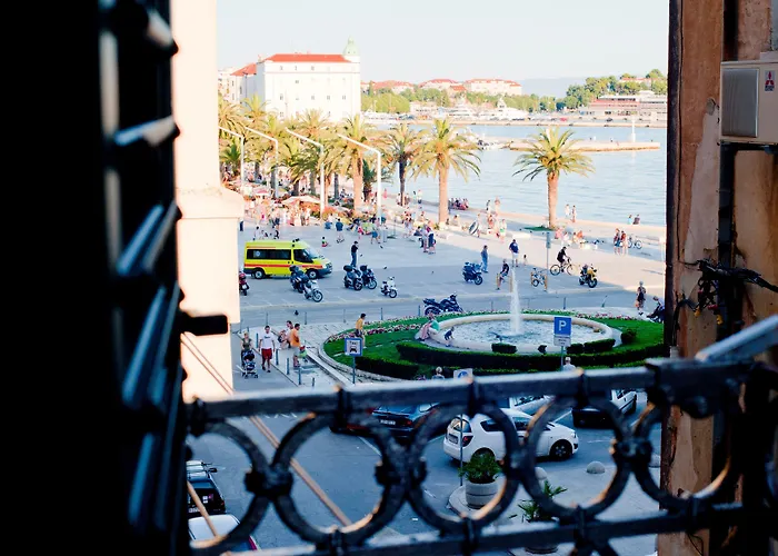 Riva Luxury Rooms Split