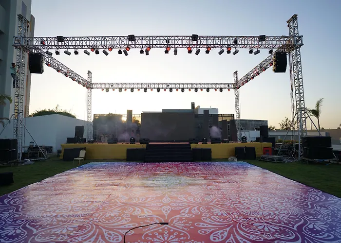 The Emerald Club ,Rajkot