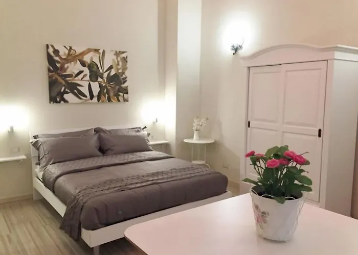 Da Polly A Piazza Amedeo Bed & Breakfast Naples