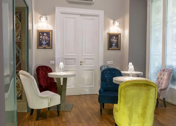 Leone Camere D'Autore - Chiaia Naples
