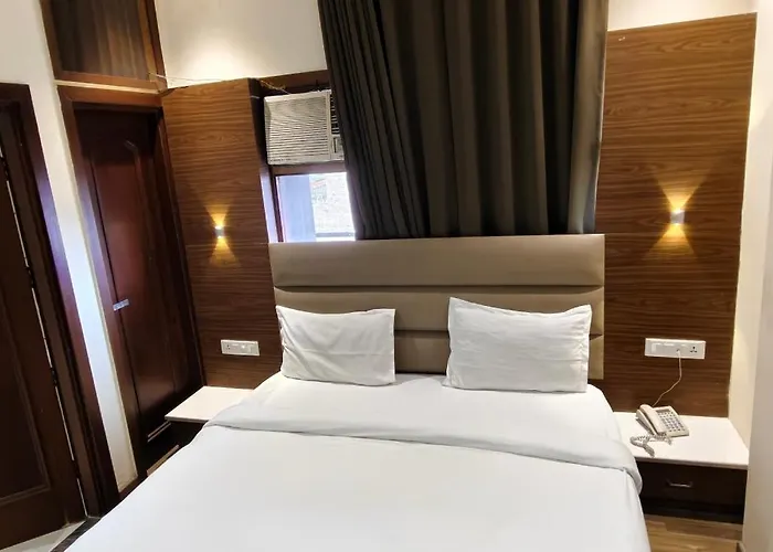 Hotel Aura Grand By Levelup Hotels Amritsar