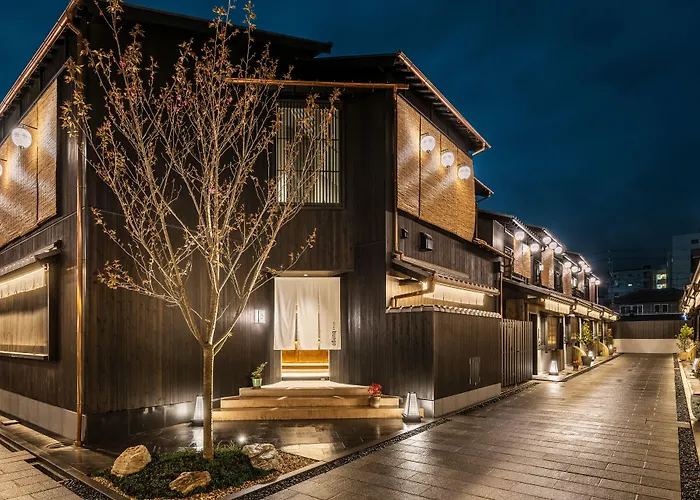 Nazuna Kyoto Tsubaki St.