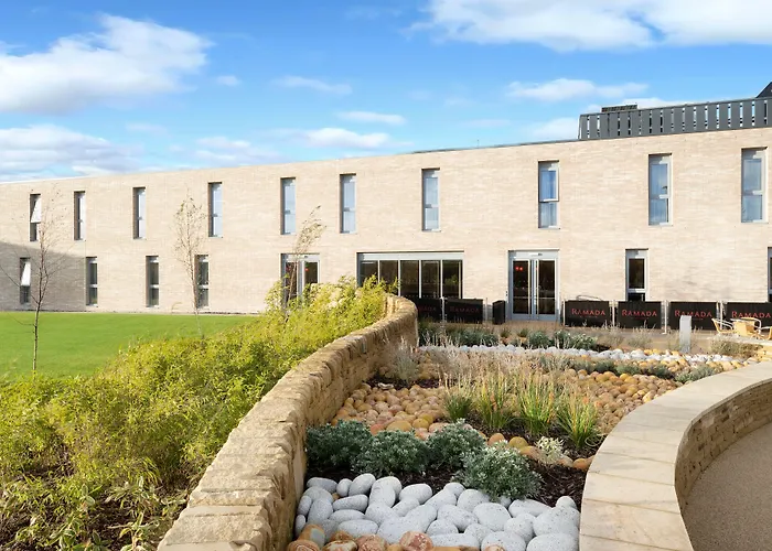 Ramada By Wyndham Leeds East Hotel