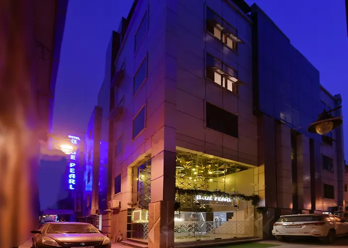 Hotel Blue Pearl - Free Airport Pick Up New Delhi