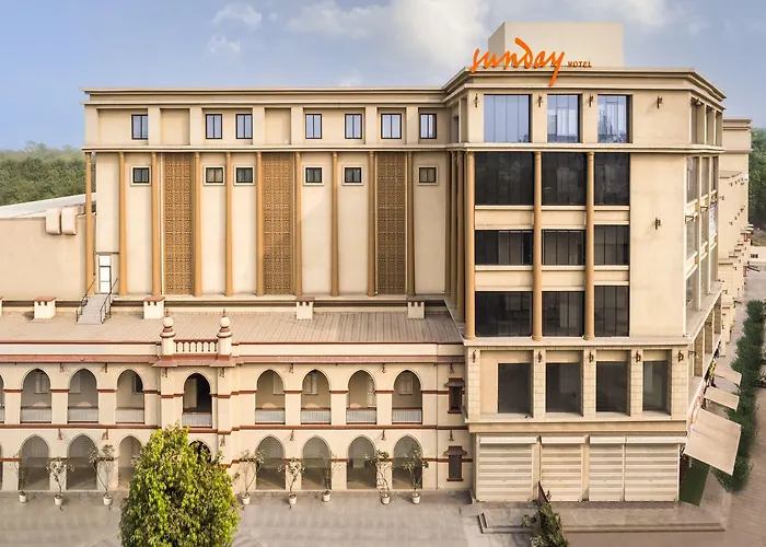 Sunday Hotel & Convention Centre By Checkin, Vadodara