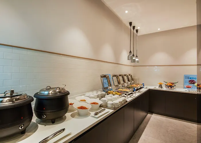 Holiday Inn Express Shanghai Xuhui Binjiang, An Ihg Hotel