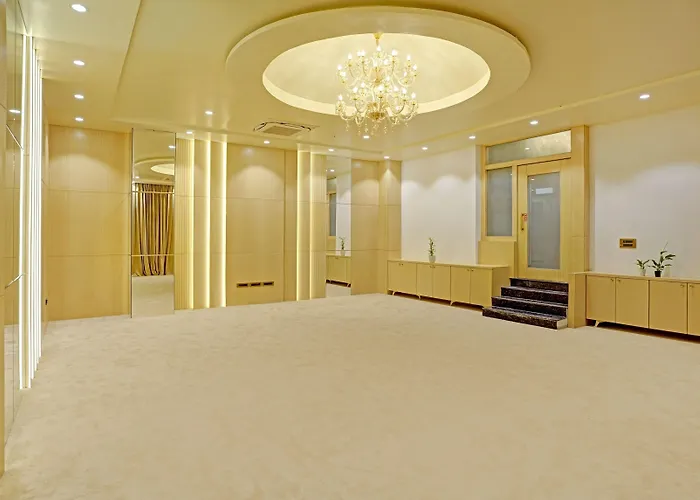Treebo Premium Golden Bliss Trimurti Nagar Square Nagpur