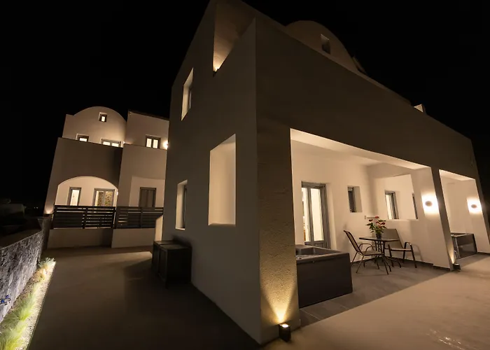 Nastram Suites Oia