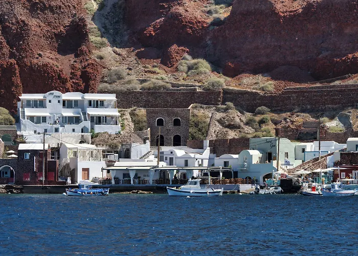 Lava Stone Bed & Breakfast Oia