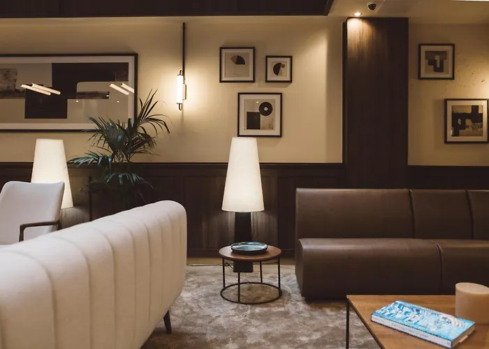 Honest Budapest By Chic & Basic