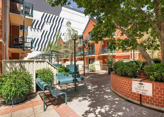 Breakfree Adelaide Aparthotel