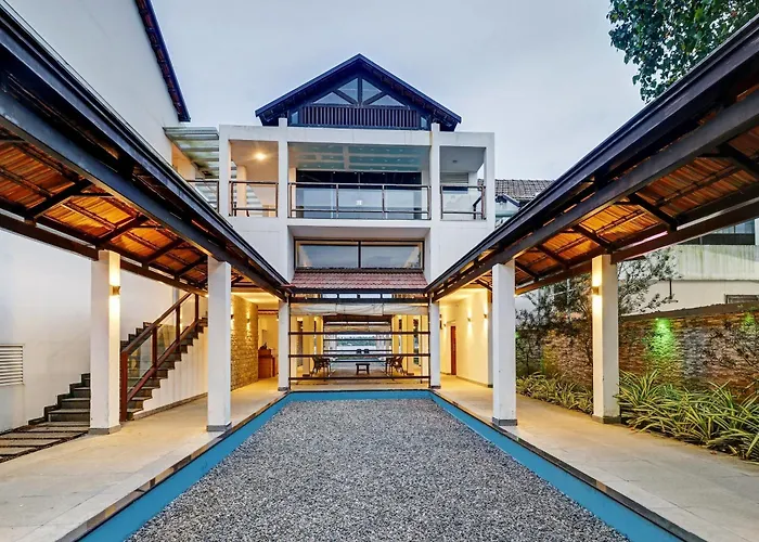 Super Oak Edassery'S Sealine Villa Stay Kochi