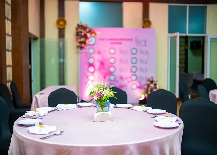 West Wood Hotel Nairobi