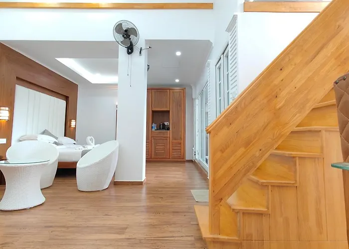 Hotel White House, Munnar