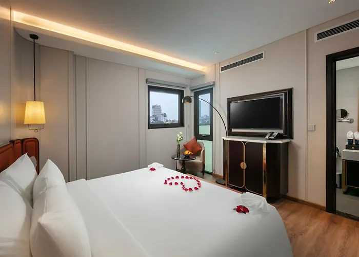 Le Premier Hotel & Rooftop Bar Hanoi