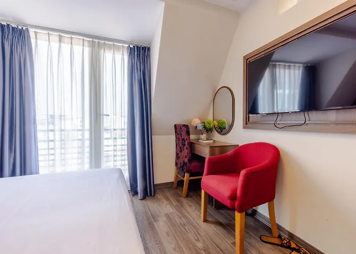 Sky Charm Hanoi Hotel And Spa