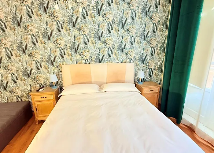 Dimora Frattina Bed & Breakfast Rome