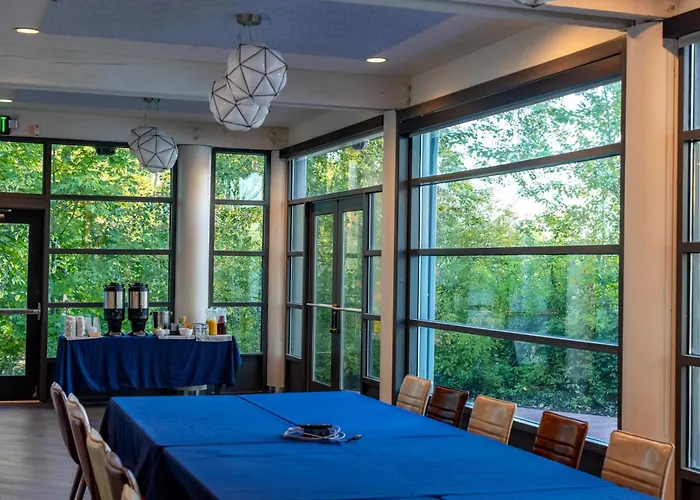 River'S Edge Hotel Portland, Tapestry Collection By Hilton