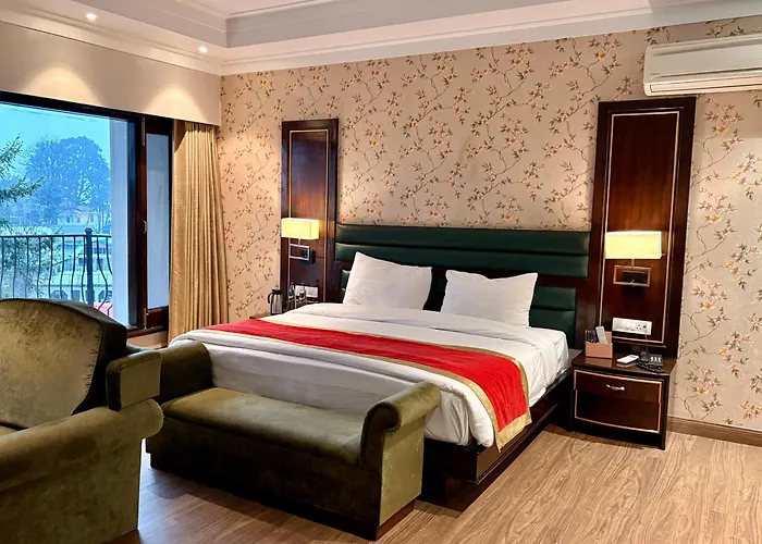 Indraprastha Resort - A Centrally Heated And Air Cooled City Center Resort Dalhousie
