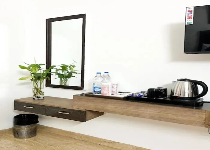 Runway Residency At Pitampura Bed & Breakfast New Delhi