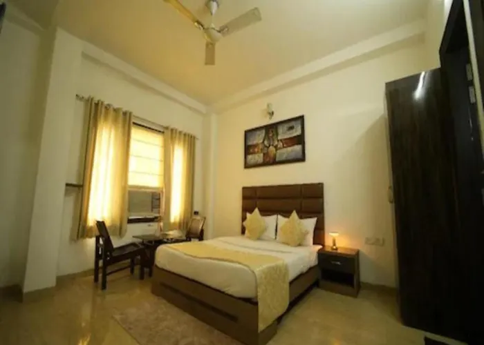 Runway Residency At Pitampura Bed & Breakfast New Delhi