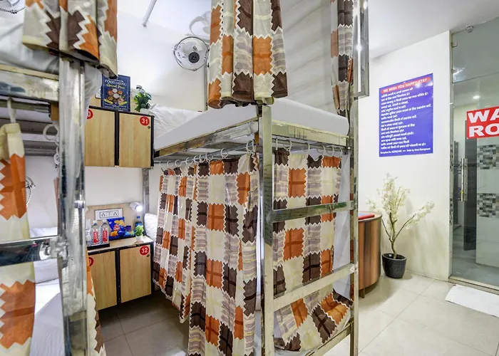 Hotel New Frontier, City Centre - Walk In Chandni Chowk & Old Delhi Station