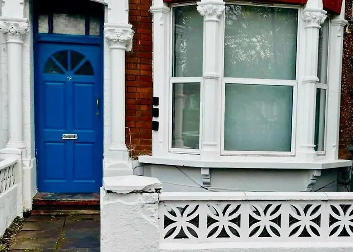 Tottenham City Stays, Opposite Seven Sisters Train Station London