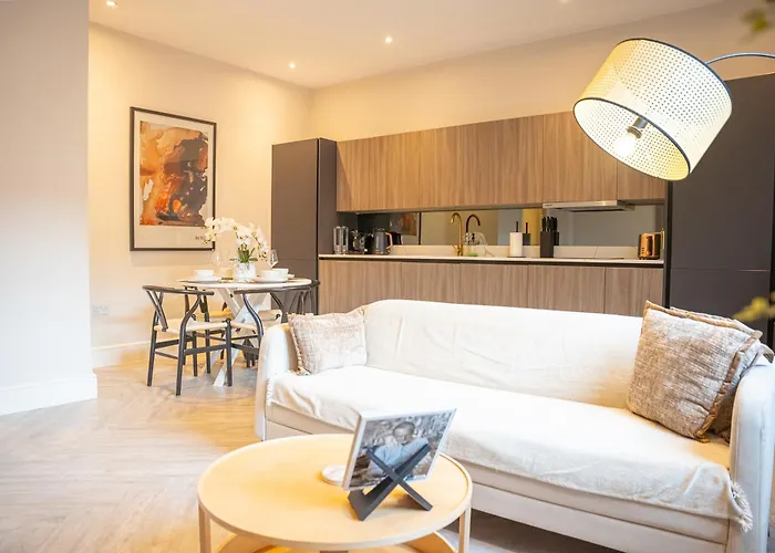 10 Park Square East, Luxury Serviced Apartments Leeds 