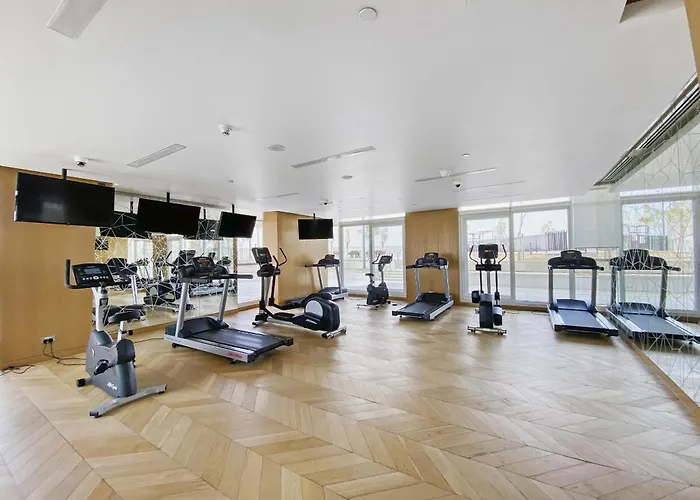 Vayk - Chic Hotel Style Studio In Damac Hills Dubai