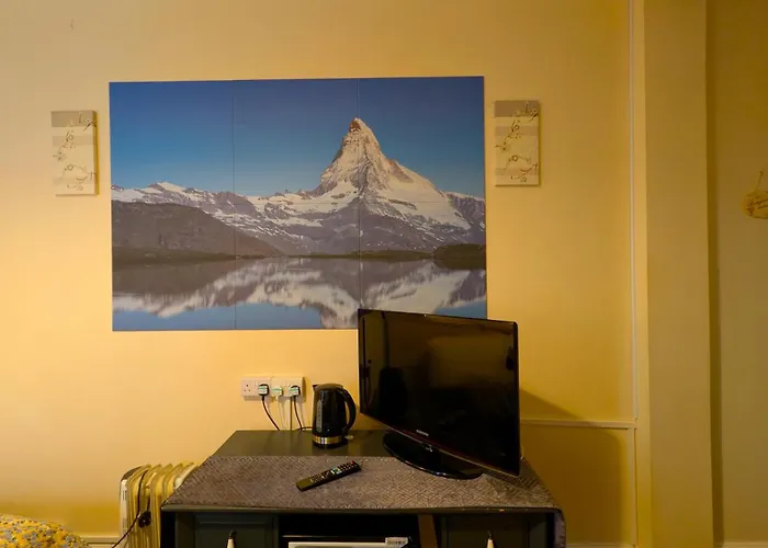 Parasol Weston Guest House