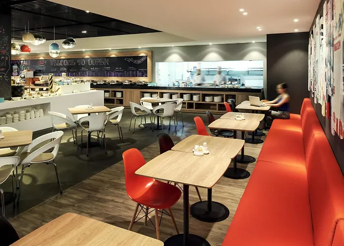 Ibis Saigon Airport Hotel Ho Chi Minh City