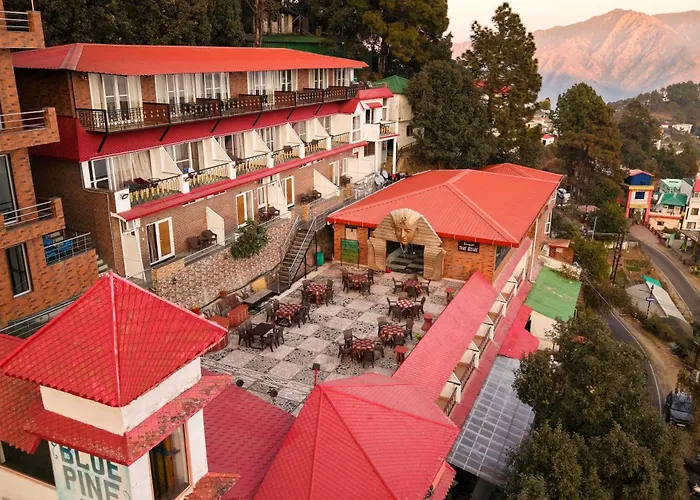 Blue Pine Resort Lansdowne