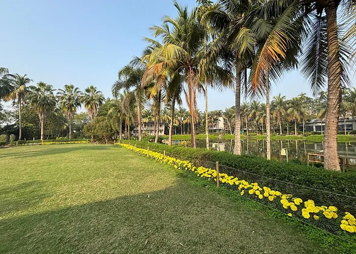 Breathing Earth - Rooms And Pool Kolkata