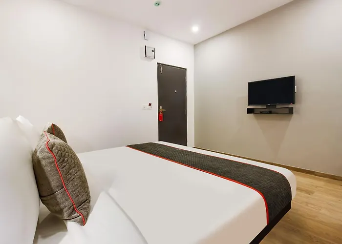 Super Oyo Townhouse Near Esi Hospital, Sr Nagar Hotel Hyderabad