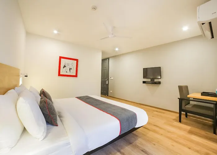 Super Townhouse 557 Near Golf Course Road Hotel Gurgaon